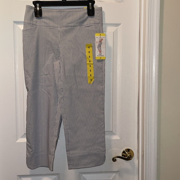 S.C & CO. Women’s pull on capri size 6 pinstripe - Picture 6 of 9